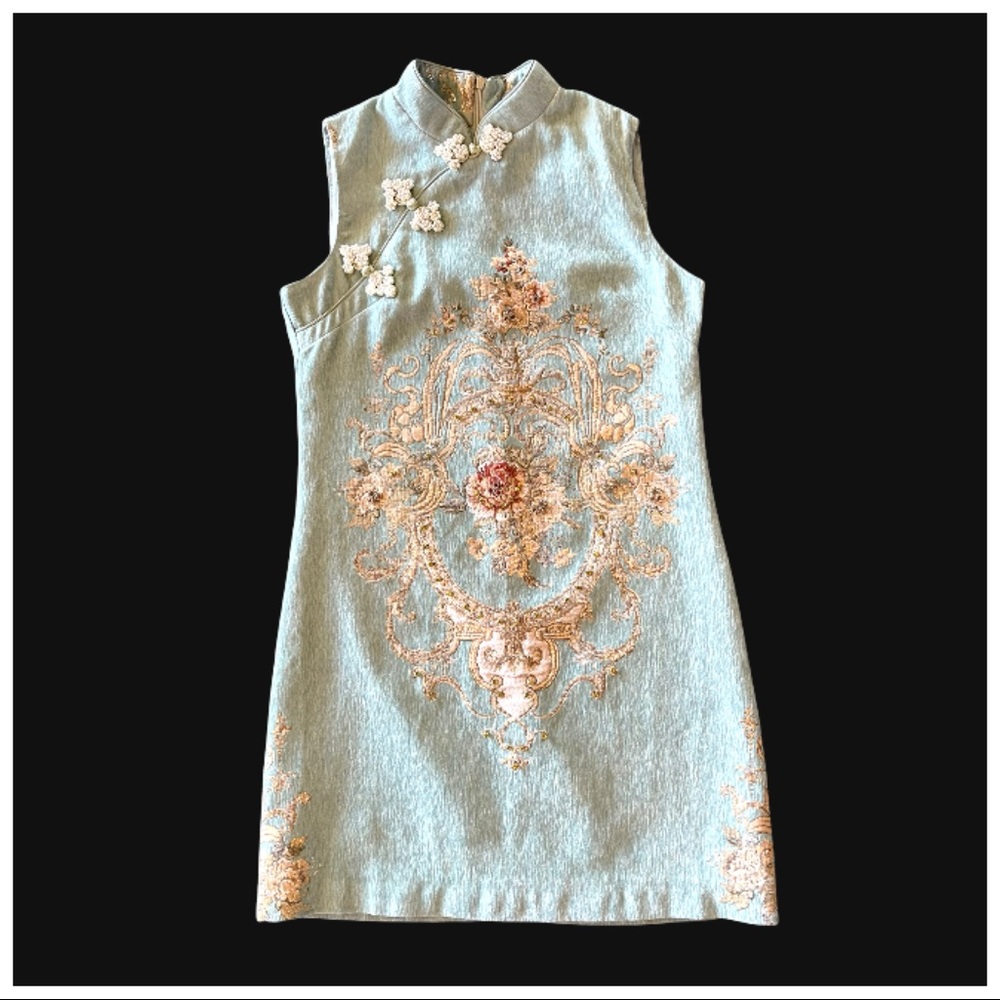 💜 The Nynette Spectacular Mandarin Collar Embellished Dress